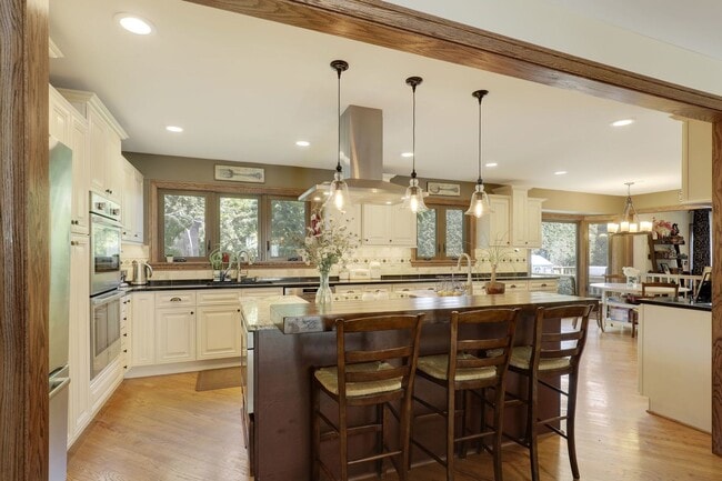 Building Photo - 11400 Burr Oak Ln