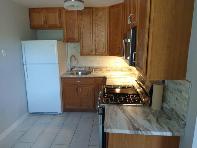 Kitchen - 1600 Church Rd