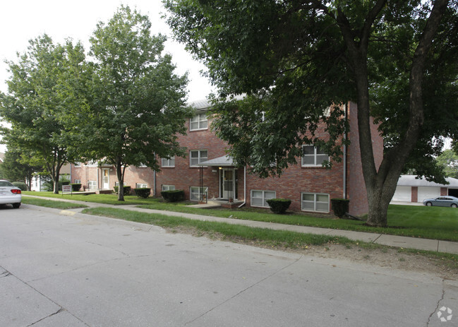 Building Photo - 4854 S 132nd Ave