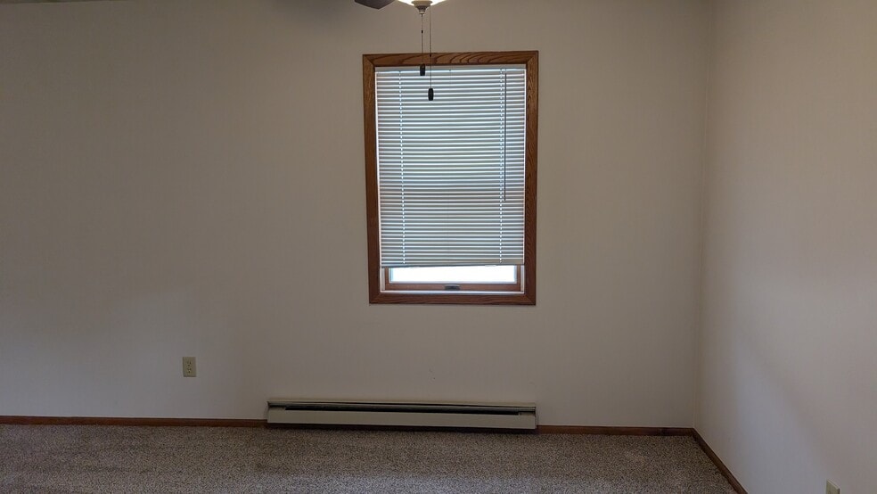 Dining - 2222 2nd St SW
