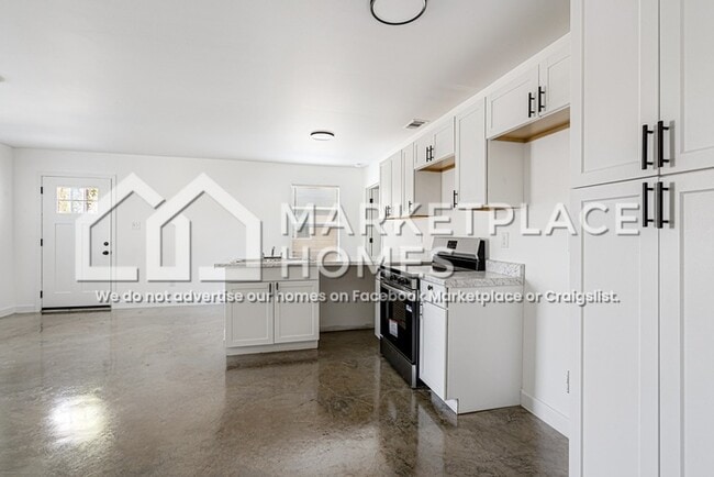 Building Photo - 801 Goodwyn St