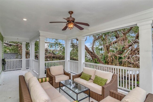Building Photo - 6220 Bayshore Blvd