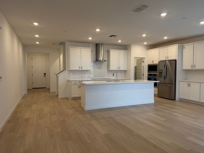 Building Photo - Beautiful Sacramento 5 Bedroom 3 Bathroom 3000 Sqft. Home for Rent