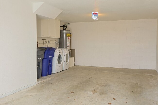 Building Photo - 2 Bed / 2.5 Bath Condo – Walk to Balboa Park!