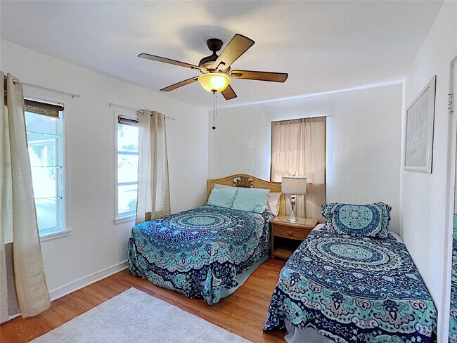 Building Photo - 342 SW 2nd Ave