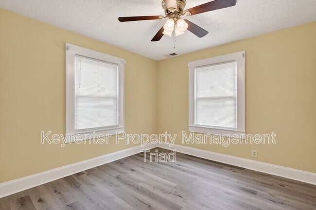 Building Photo - 506 Rocky Knoll Rd