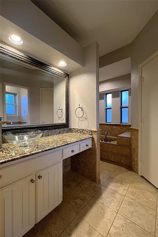 Building Photo - 3109 Shenandoah Dr