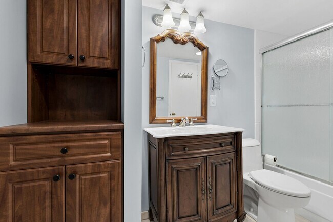 Building Photo - Dupont Condo | 1 Bed | 1 Bath | 780 Sf | Private Balcony | Parking Rental Available at Additional...