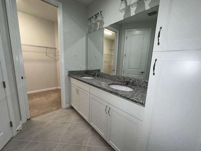 Building Photo - 319 Flip Flop Ct
