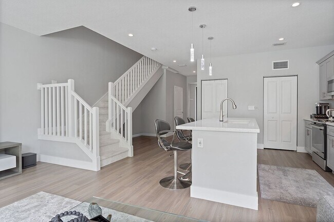 Building Photo - Frederick Isles Townhomes - Delray Beach