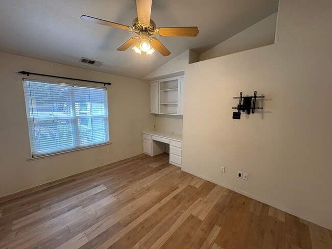 Building Photo - 3524 S Lincoln Ct