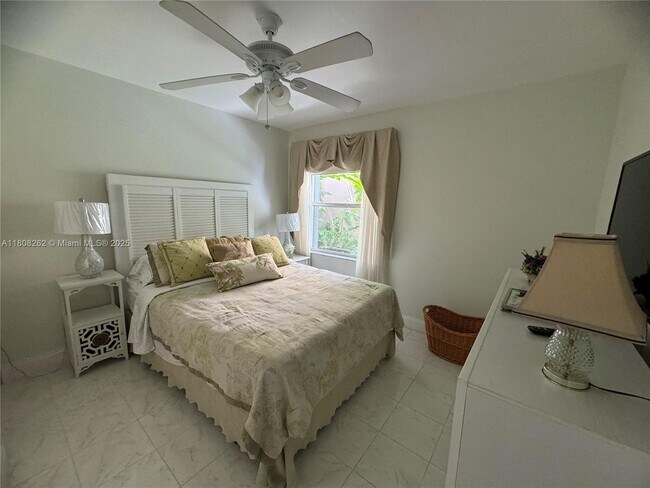Building Photo - 9912 SW 154th Ct