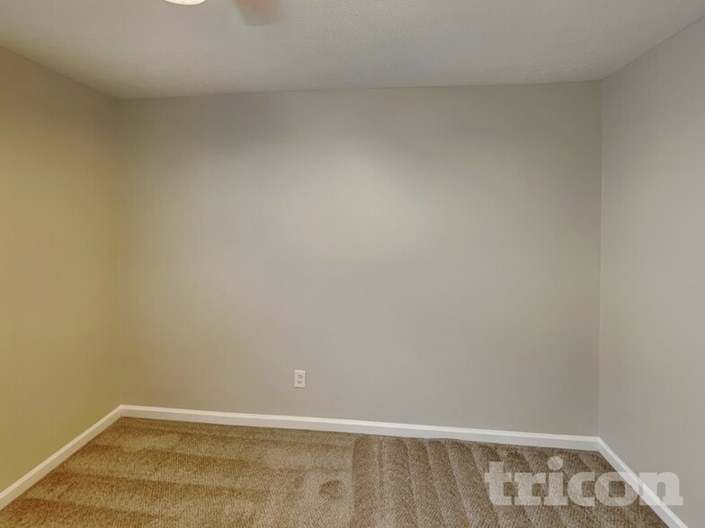 Building Photo - 580 River Walk