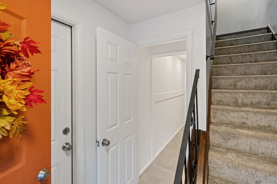 Building Photo - 238 Woodbridge Dr