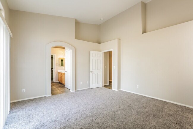 Building Photo - 6364 Gentlewood Ave