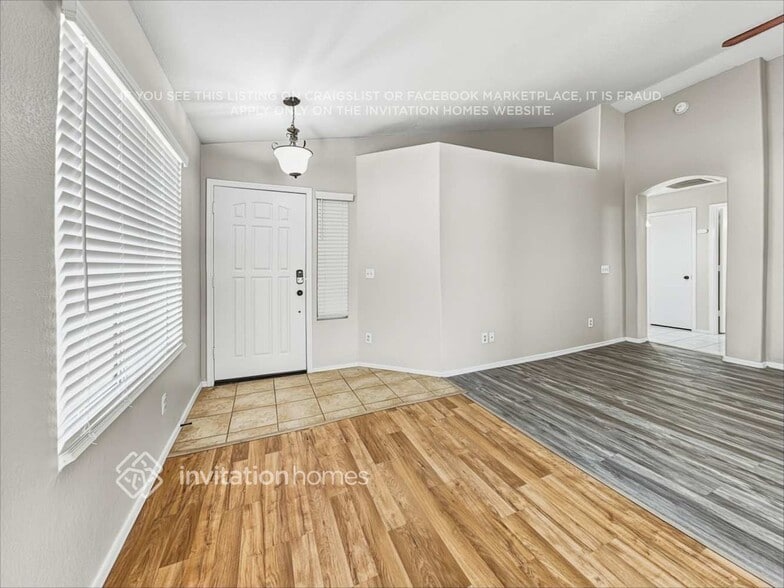Building Photo - 12480 N 83rd Dr