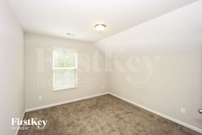 Building Photo - 209 Grove Pointe Dr