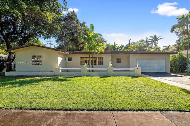 Building Photo - 410 Castania Ave
