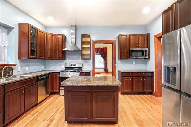 Building Photo - 840 Emerson St