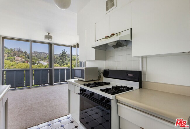 Building Photo - 4455 Los Feliz Blvd