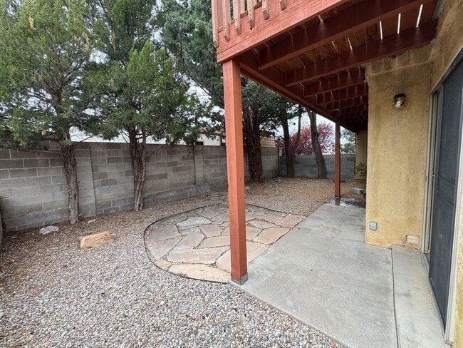 Building Photo - Foothills Hideaway