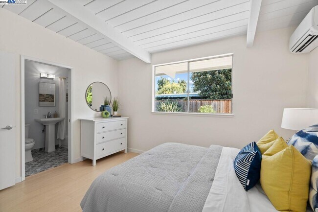 Building Photo - 801 Richmond Ave