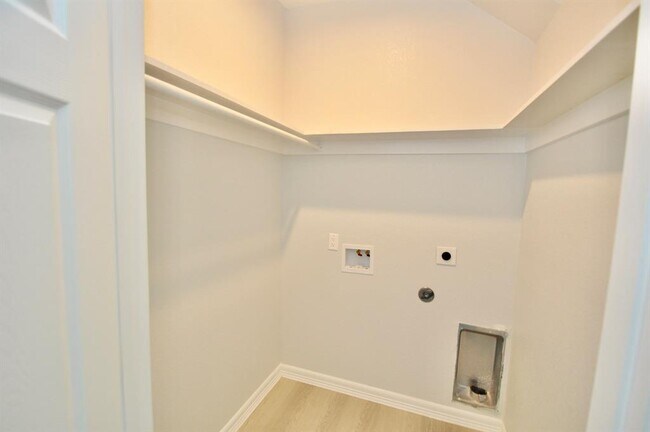 Building Photo - 111 Big Deer Dr