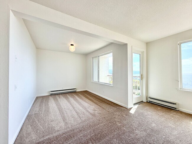 Building Photo - Recently Updated Condo with OCEAN VIEW - W...