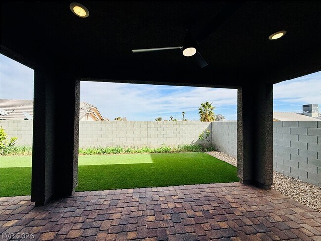 Building Photo - 4414 Peressini St