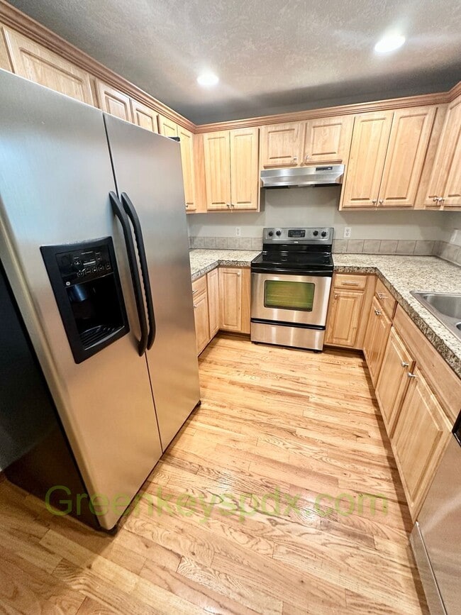 Building Photo - Awesome 3-bedroom, 2.5-bathroom house in North Portland.