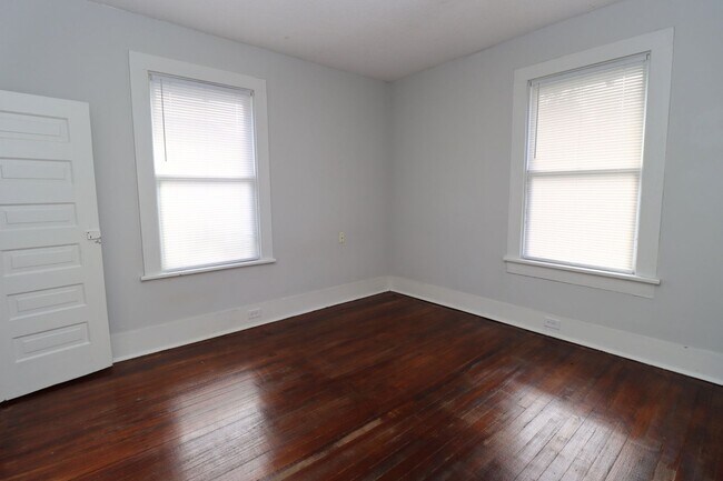 Building Photo - 3 Bedroom 2 Bathroom House for Rent