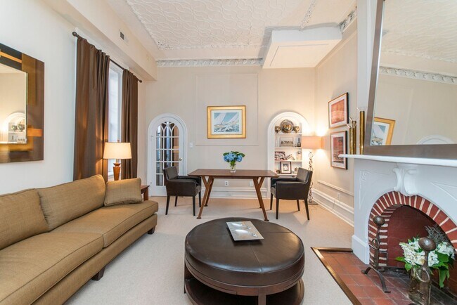 Building Photo - 1823 Pine St