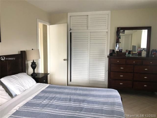 Building Photo - 919 SE 17th St