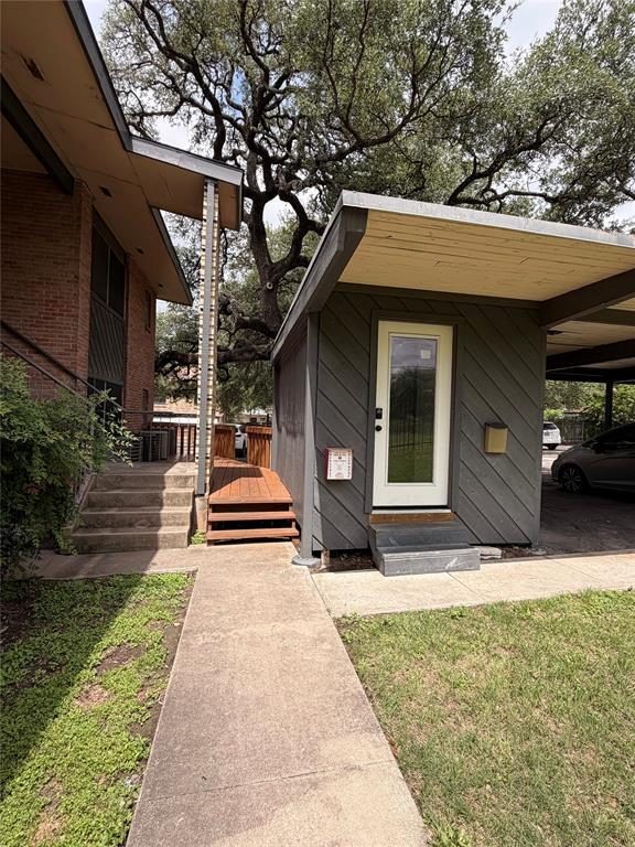 Building Photo - 3304 Red River St