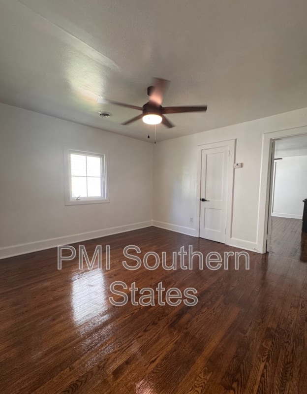 Building Photo - 304 N Leach St