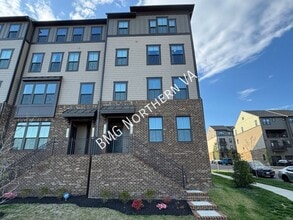 Building Photo - 1636 Kirkman St