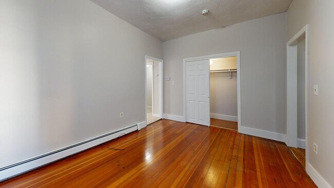 Building Photo - 273 Maverick St