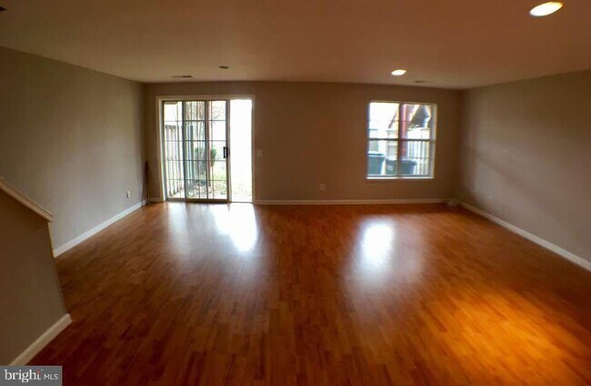 Building Photo - 11815 Limoux Pl
