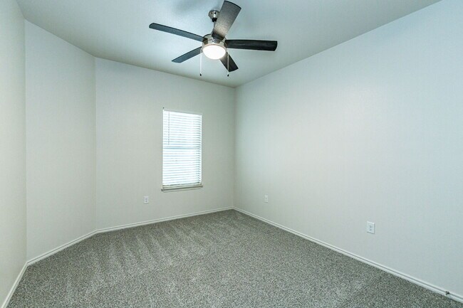 Building Photo - "Charming 2-Bed, 2-Bath Oasis with 1,227 Sq Ft of Comfort in Wolfforth!"