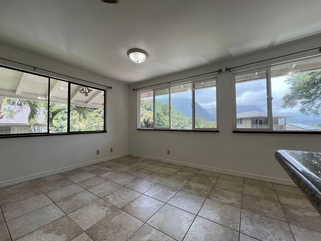 Building Photo - Breezy Kaneohe House