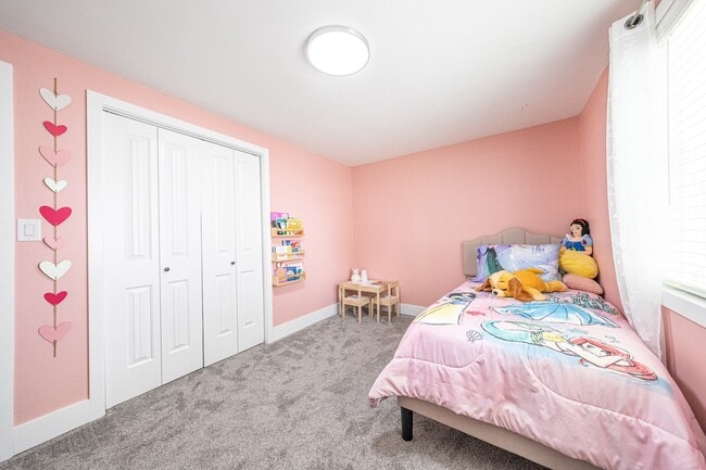 Building Photo - 750 Sharp Pl