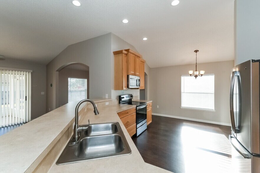 Building Photo - 2653 Fernleaf Dr