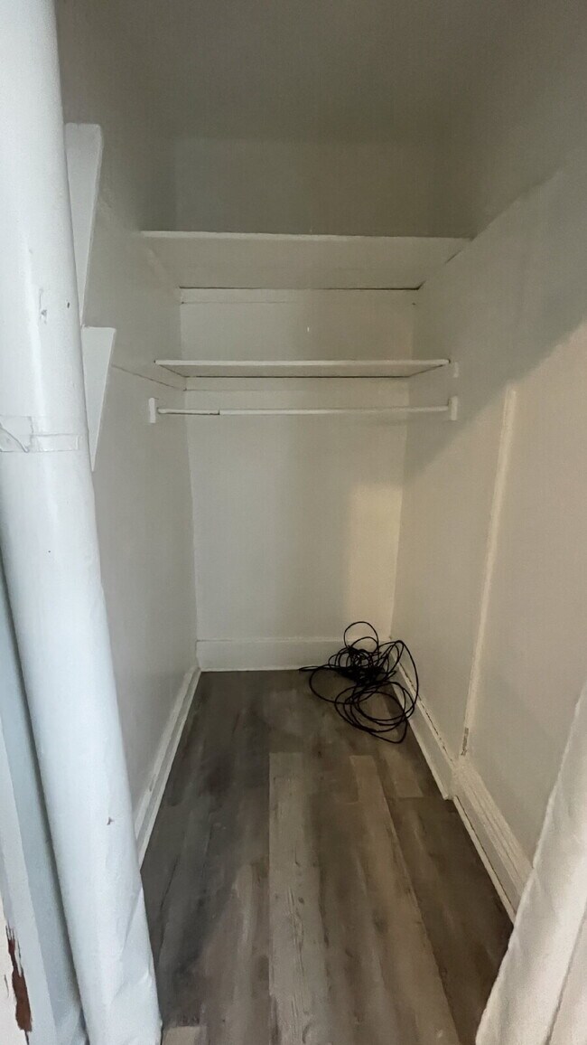 Building Photo - Cozy 1-Bedroom in Sharon – Walkable Location, Pets Welcome!