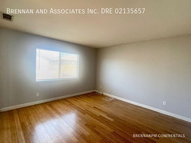 Building Photo - 1533 Applegate St