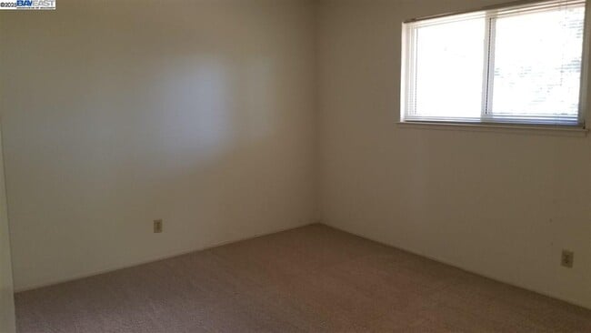 Building Photo - 3181 Camdon Ct