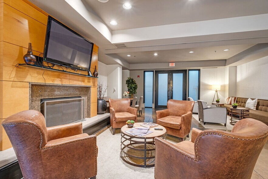 Media Lounge - 1803 Broadway
