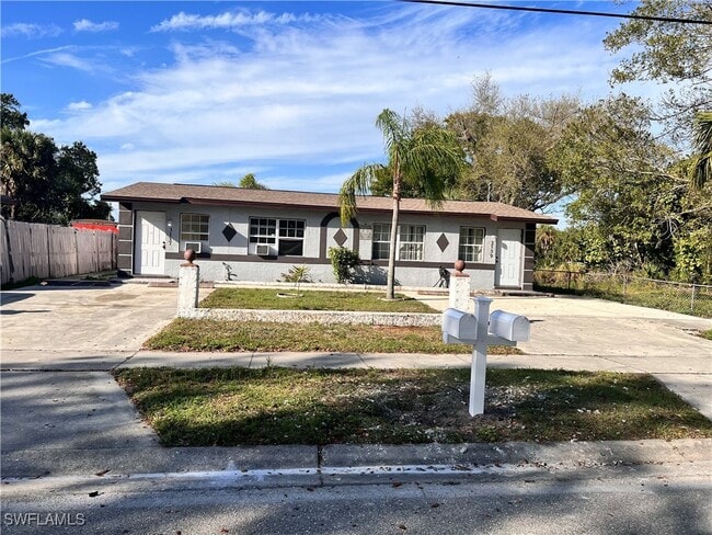 Building Photo - 3137-3139 Lincoln Blvd