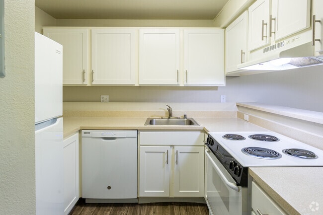 1BR, 1BA - 725SF - Sitka Heights