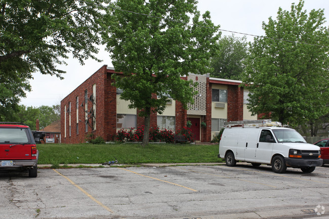 Building Photo - Building B - Ridgeway Apartments