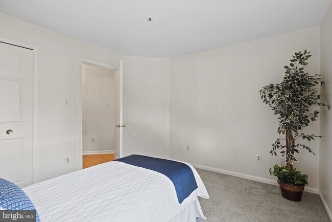 Building Photo - 5006 Dorsey Hall Dr